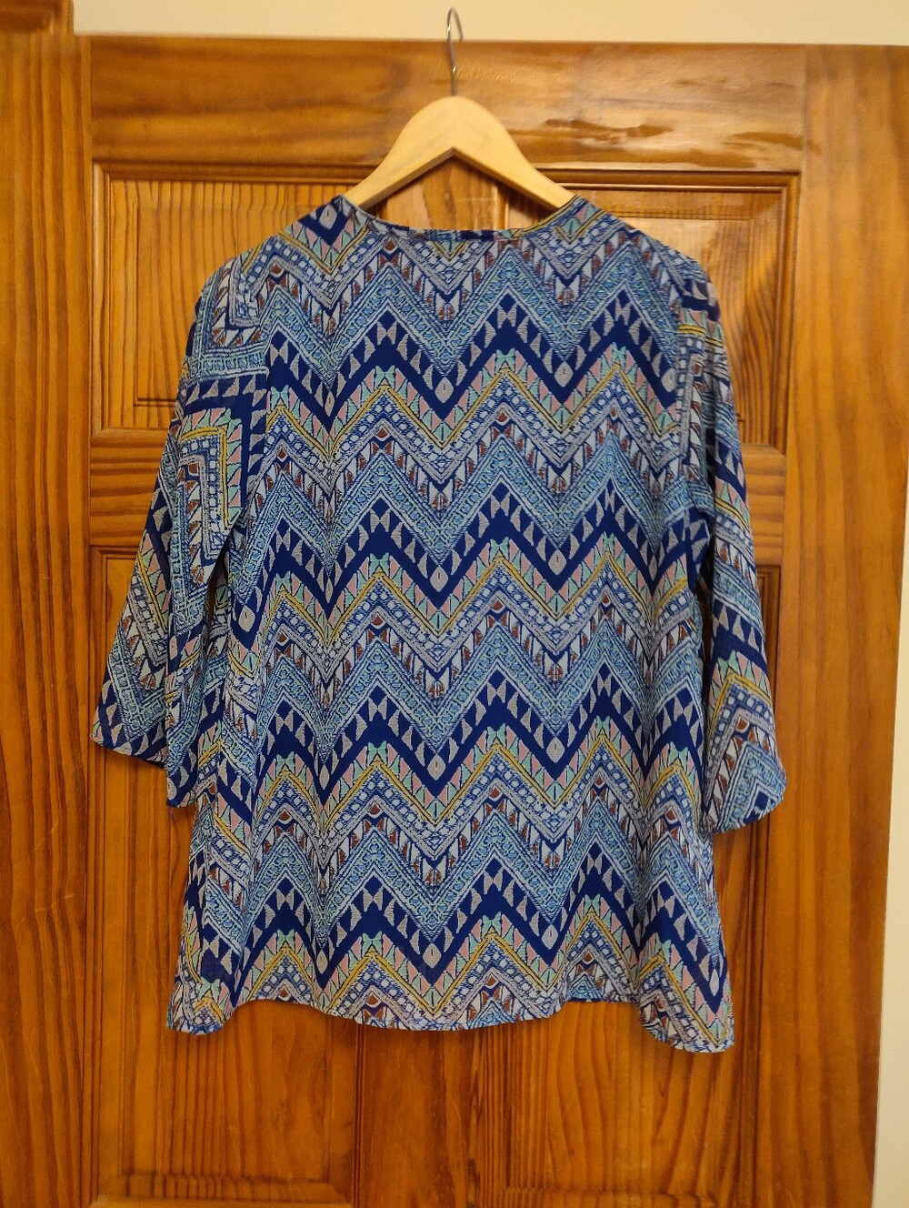 Blue Patterned V-Neck Top - Picture 4 of 5